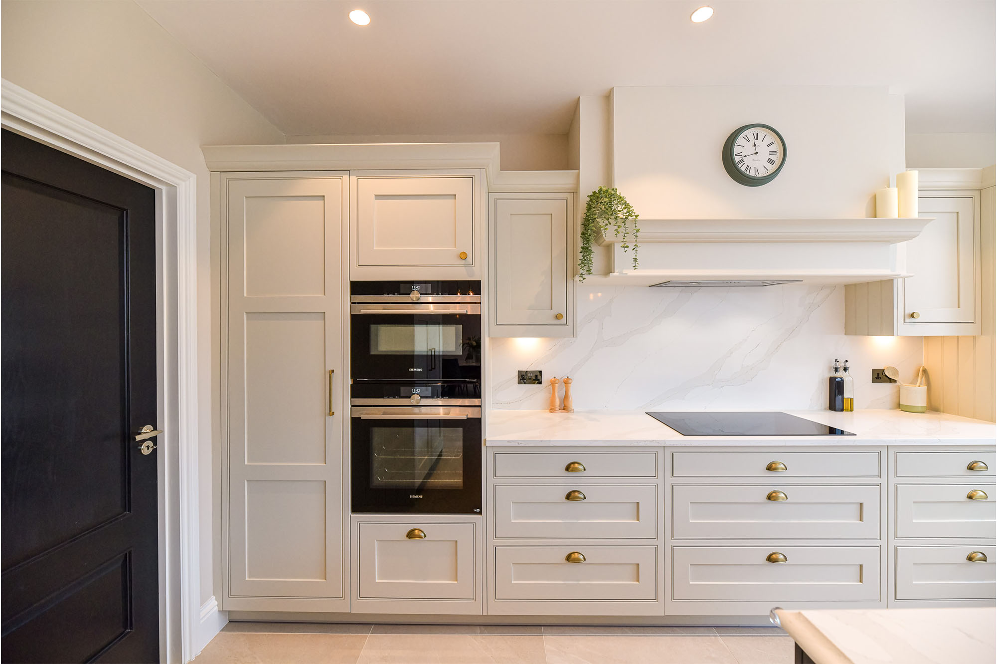 Putty & Charcoal Haven - PGK • Premium German Kitchens